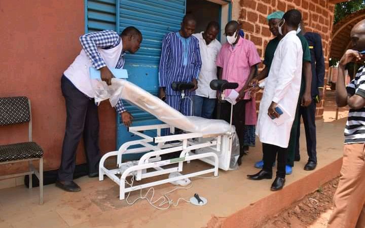 Six (6) formations sanitaires des districts de Orodara et de N’dorola bénéficient de matériels destinés à la prise en charge des personnes handicapées de la part de Action Contre la Faim Burkina et ses partenaires.