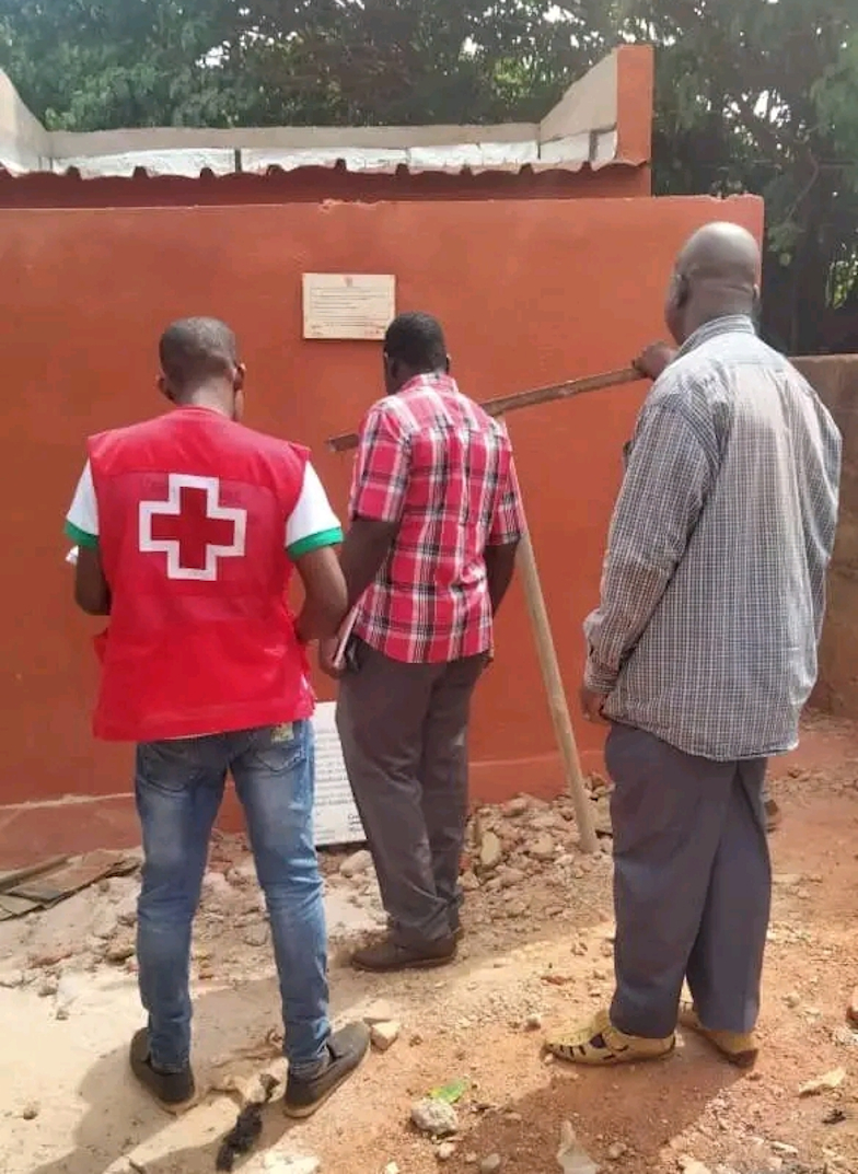 CROIX ROUGE BURKINA FASO : Des Latrines et douches réceptionnés dans 4 centres de santé